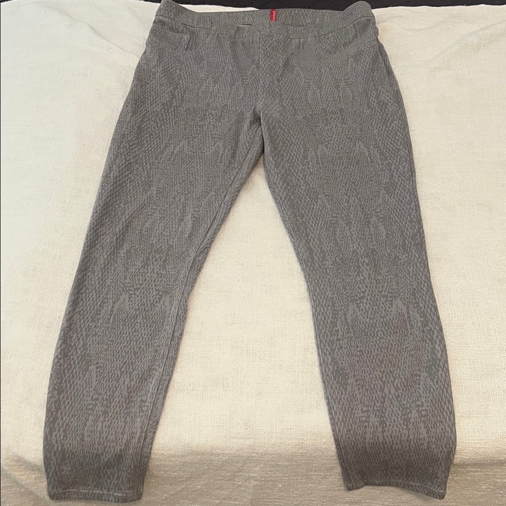 Spanx Gray And White Snakeskin Pattern Jeanish Le… - image 1